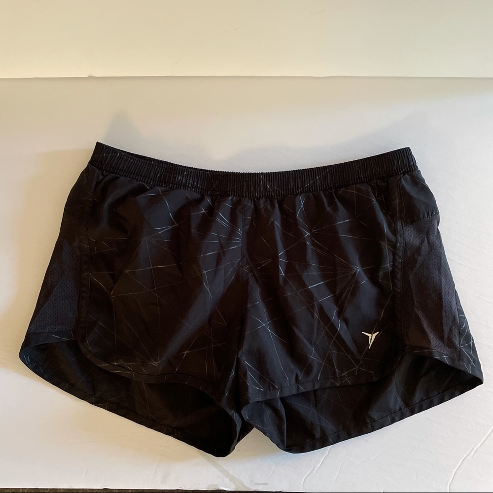 OLD NAVY ACTIVE SHORTS